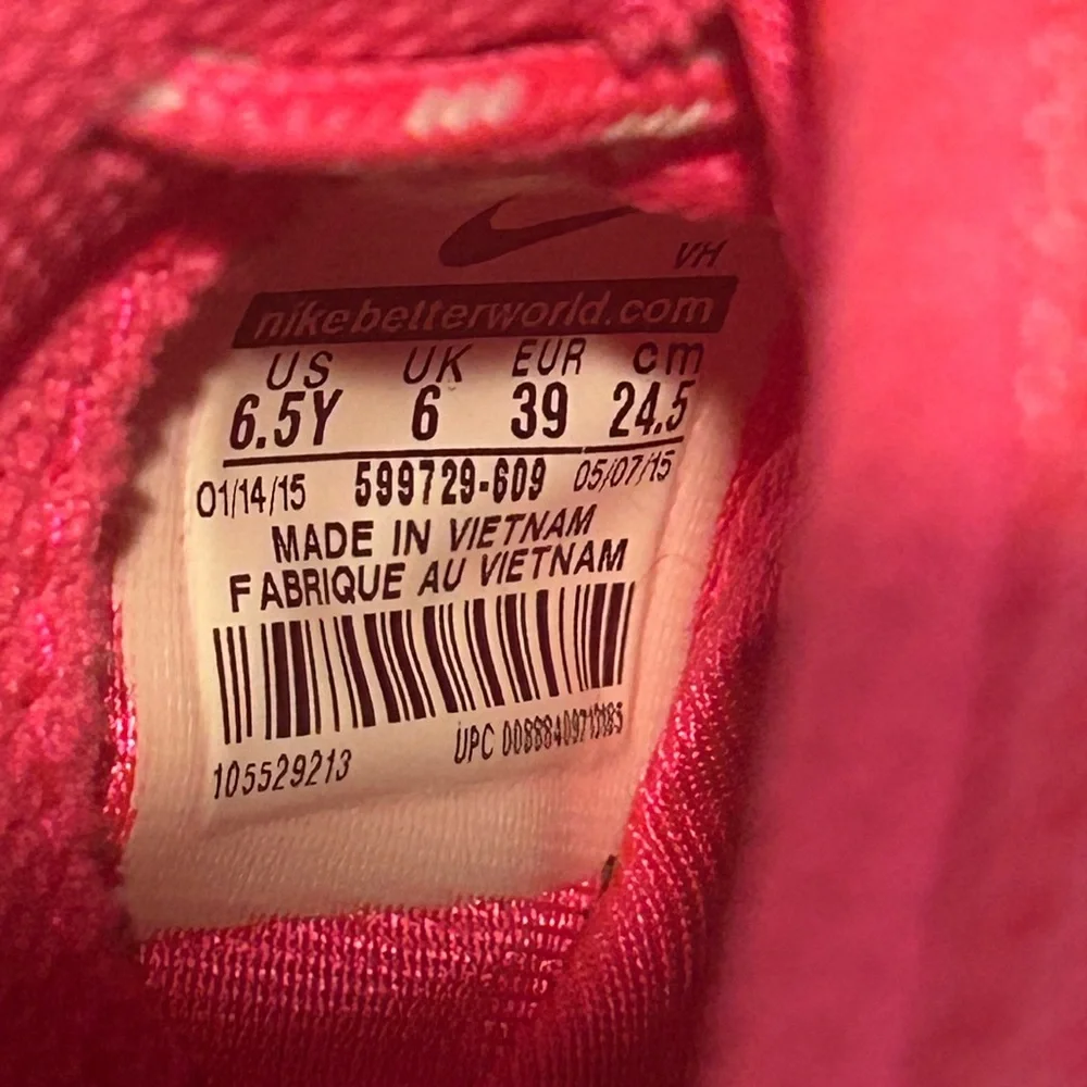 Nike Roshe One Kids Trainers Size 6.5 Y Running Shoes Pink/White 599729-609 - Picture 9 of 9